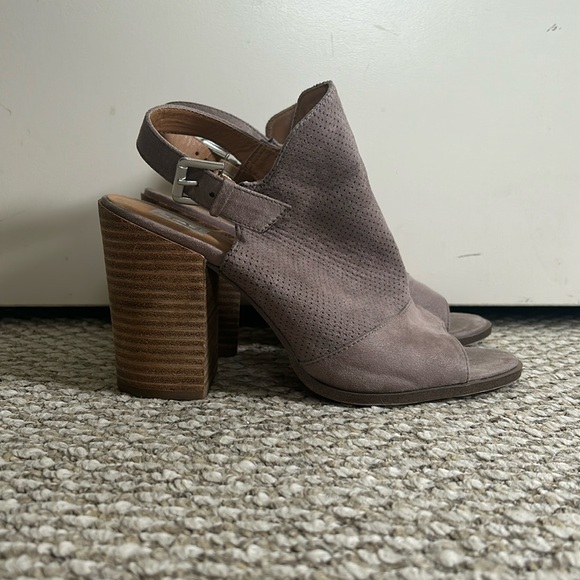 Dolce Vita Sandals - Picture 1 of 5